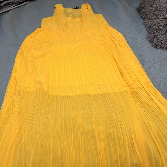 torrid Dresses & Skirts - Plus size Stunning yellow Torrid’s size 2 maxi dress